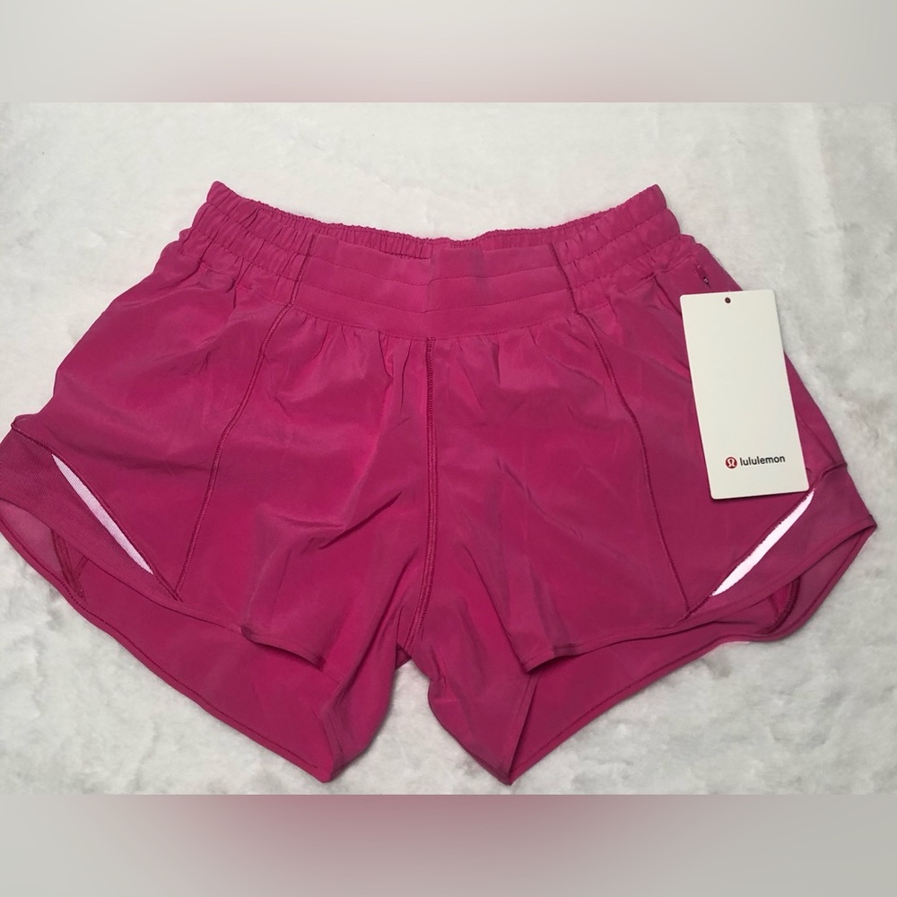 Lululemon NWT Hotty Hot Sonic Pink LR,4”,Size-8 🩷